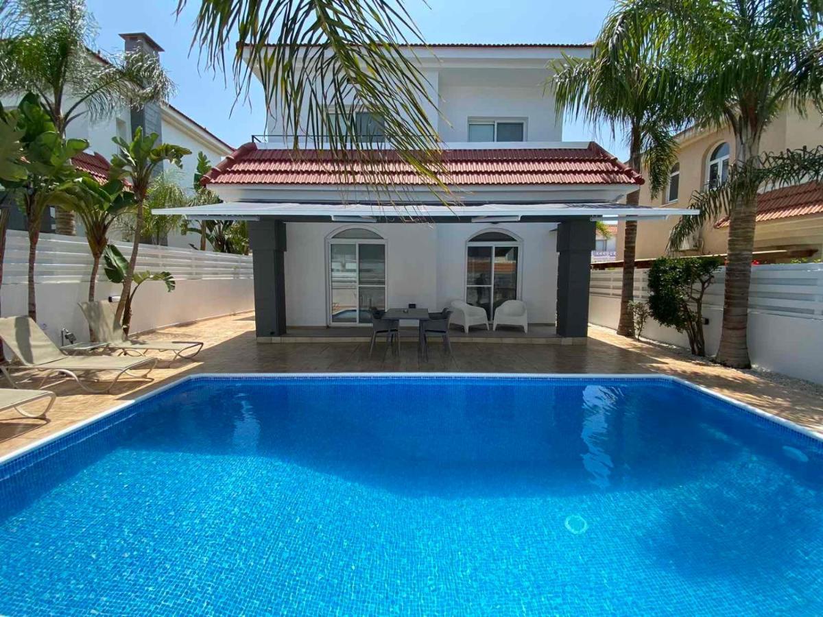 Villa Diana - 200 Meters From Kapparis, Fireman'S Beach Paralimni Ngoại thất bức ảnh
