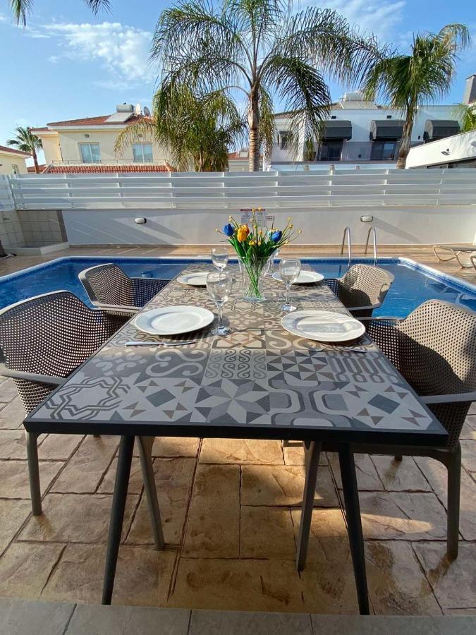 Villa Diana - 200 Meters From Kapparis, Fireman'S Beach Paralimni Ngoại thất bức ảnh