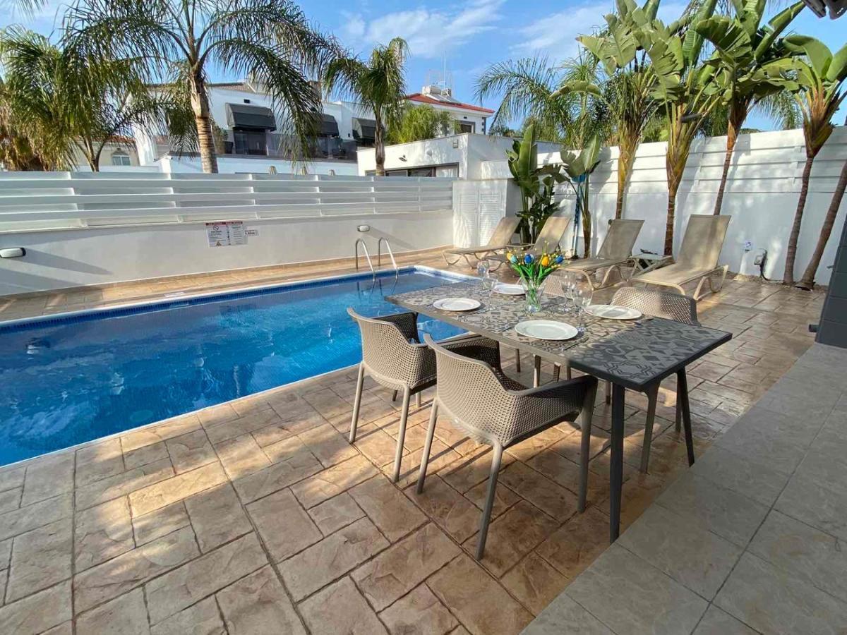 Villa Diana - 200 Meters From Kapparis, Fireman'S Beach Paralimni Ngoại thất bức ảnh