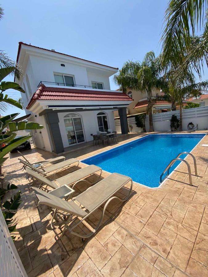 Villa Diana - 200 Meters From Kapparis, Fireman'S Beach Paralimni Ngoại thất bức ảnh