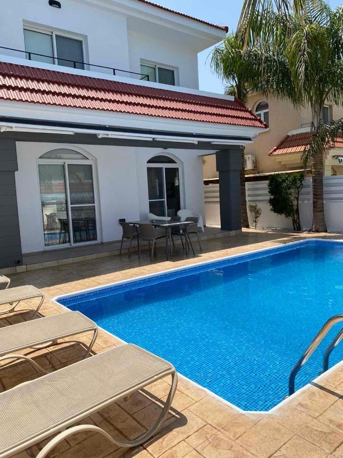 Villa Diana - 200 Meters From Kapparis, Fireman'S Beach Paralimni Ngoại thất bức ảnh